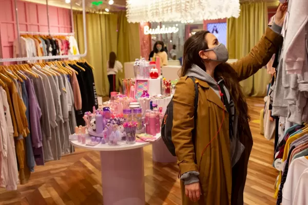 La inflación de octubre superaría el 6% impulsada por los aumentos en indumentaria, tarifas y alimentos