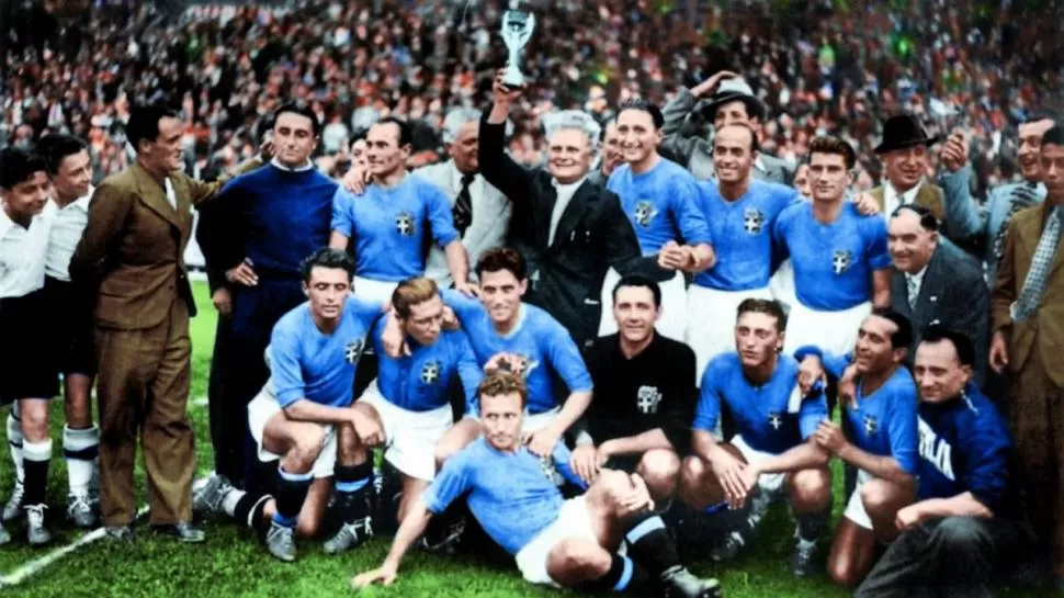 PIONEROS. Italia fue el primer equipo clasificado por ser campeón, y también el primer bicampeón de la historia. 