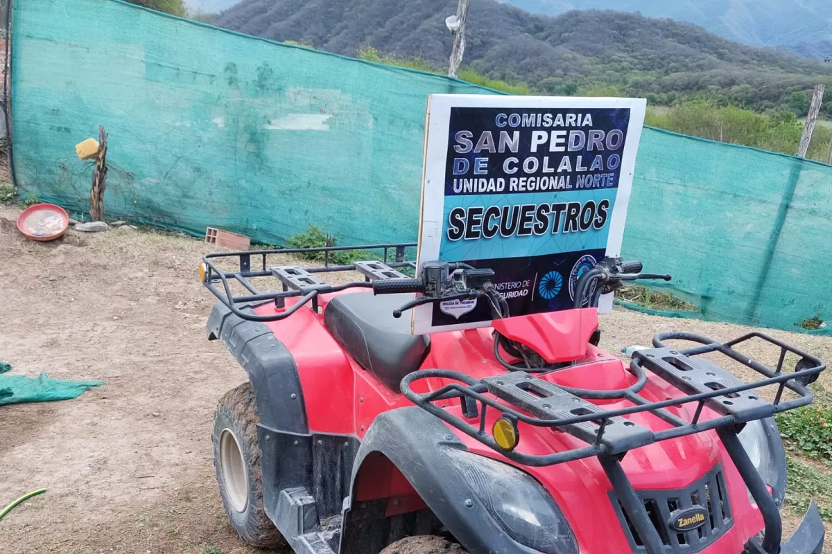 VEHÍCULO secuestrado en uno de los allanamientos por narcomenudeo. 