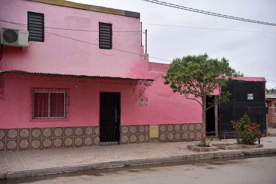 EL LUGAR DE LA TRAGEDIA. La casa donde vivía la joven. 