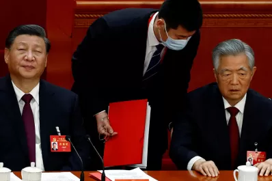 Video: retiraron a Hu Jintao del Congreso en China ¿malestar físico o humillación pública?