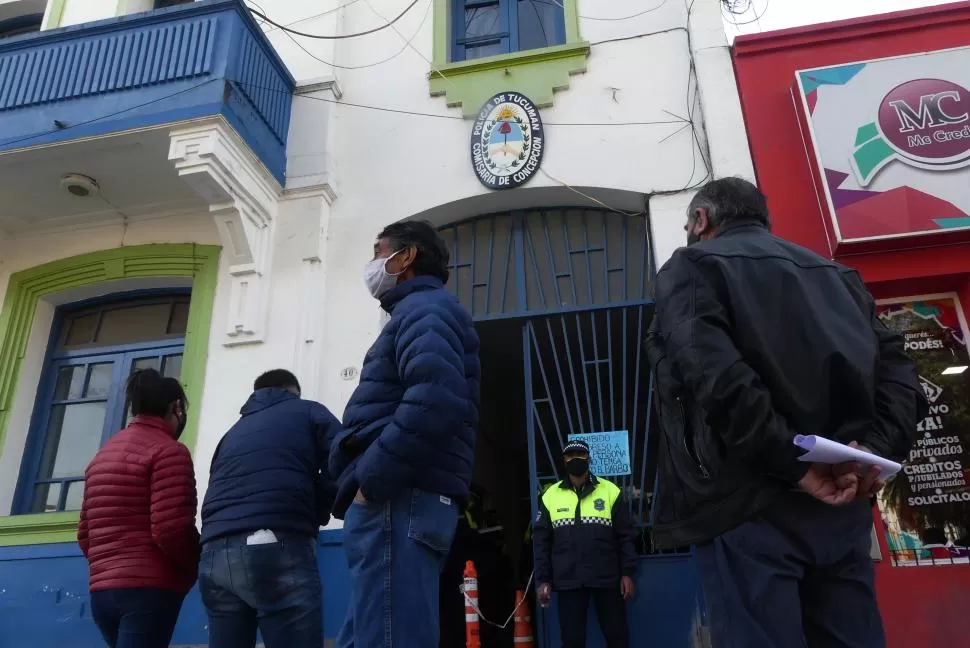 ETERNO RECLAMO.  Los ciudadanos se quejan porque en las comisarías no les toman las denuncias que quieren realizar. la gaceta / foto de Osvaldo Ripoll (archivo)