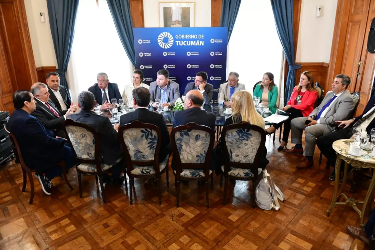 LA REUNIÓN DE Jaldo con los dirigentes. 