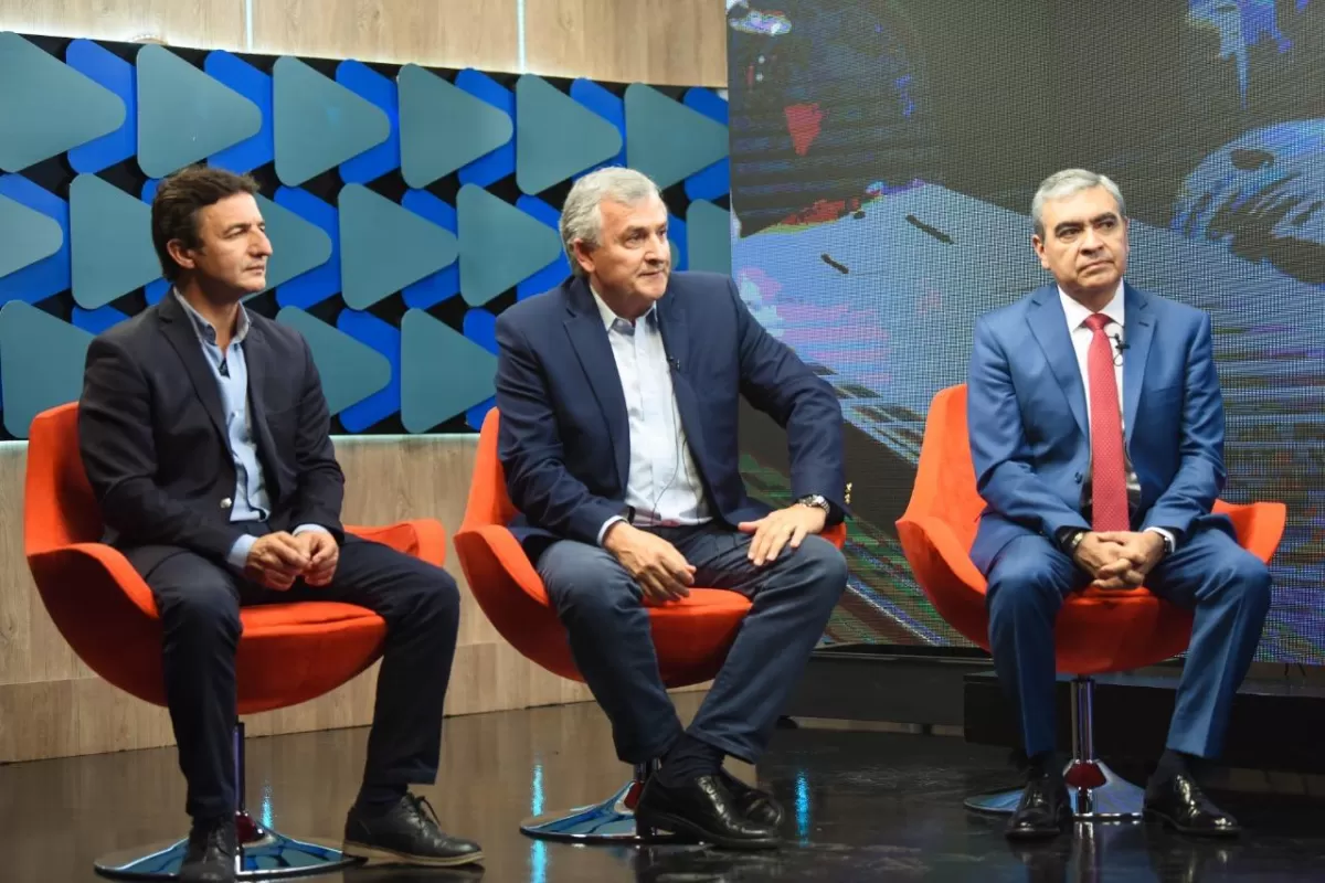 EN LOS ESTUDIOS DE LG PLAY. Roberto Sánchez y Germán Alfaro, junto al jujeño Gerardo Morales, presidente de la UCR nacional.