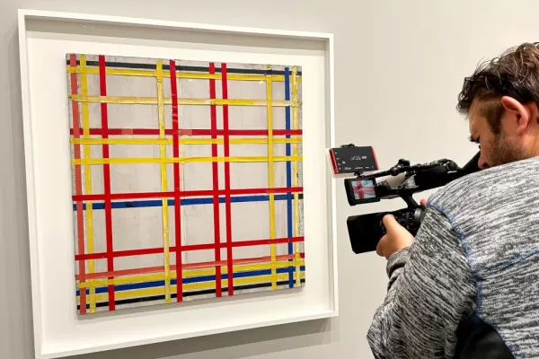 Una célebre obra de Piet Mondrian estuvo colgada al revés