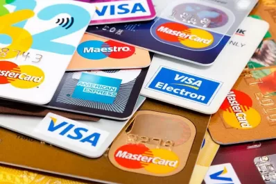 El BCRA reglamentó cómo será el dólar tarjeta para turistas del exterior