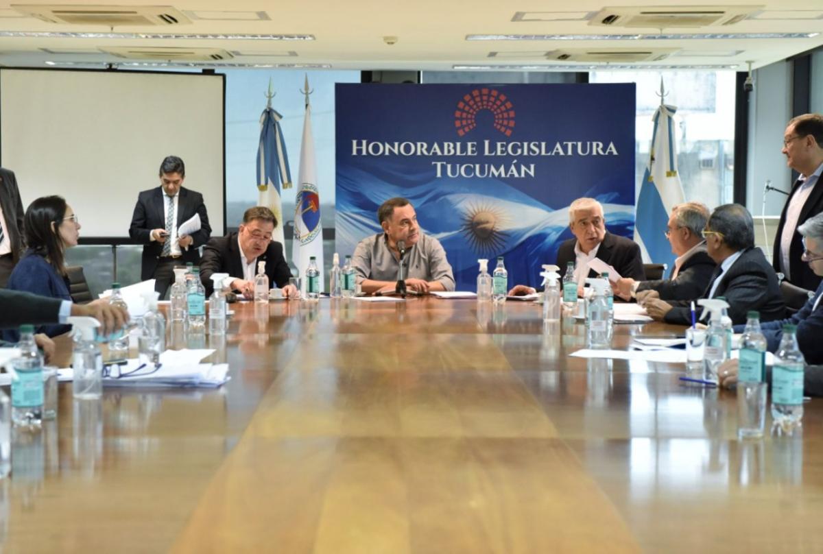 LABOR PARLAMENTARIA. El monterizo Regino Amado coordinó la reunión entre presidentes de bloque y autoridades del cuerpo legislativo. Foto de Prensa HLT