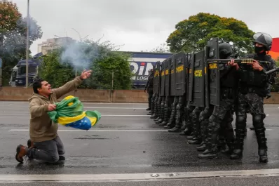 Bolsonaristas salen a las calles y piden una intervención militar en Brasil ante el triunfo de Lula