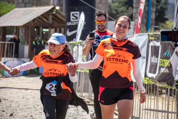 A sus 87 años participa de la vida corriendo por la montaña