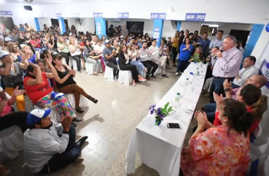 Jaldo valoró el trabajo de las mujeres de las cocinas comunitaria del barrio Los Plátanos. Llegan donde muchas veces el Estado no.