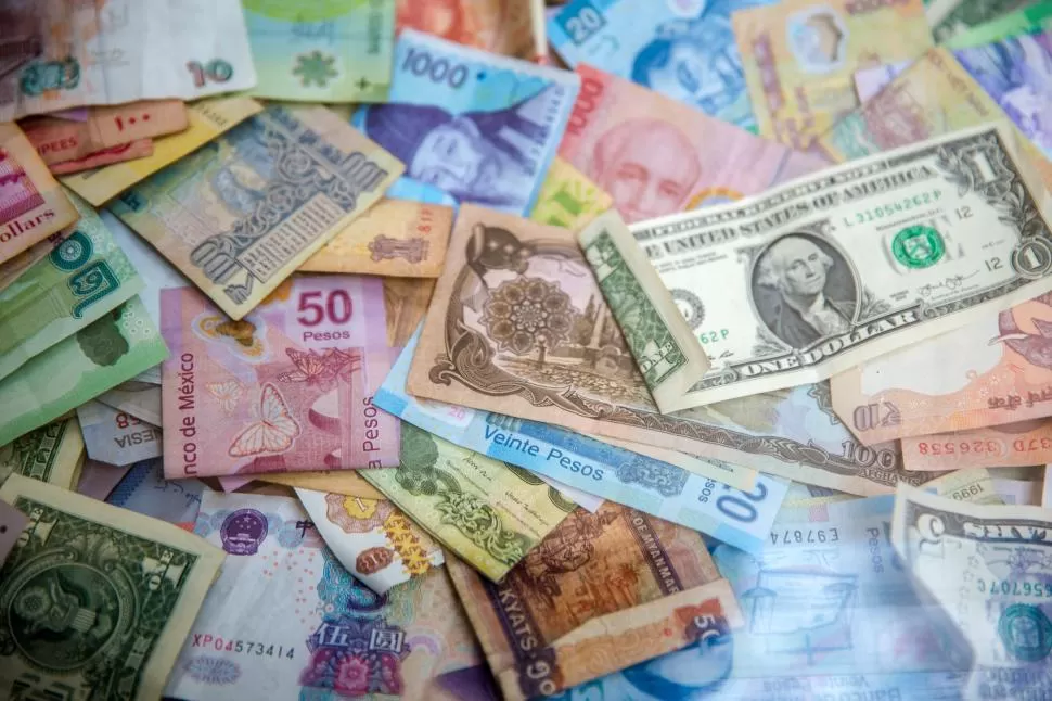 COLOQUIALISMOS Y MODISMOS. En todas partes del mundo son diversas las formas de llamar al dinero. 