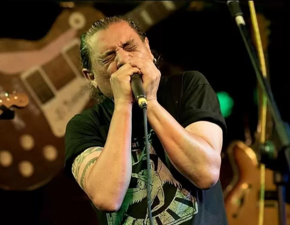 LARGA TRAYECTORIA. Robinson integró Pappo’s Blues y La Mississipi, entre otras bandas memorables de la Argentina y es un referente nacional. asdf asdfasdfasdf