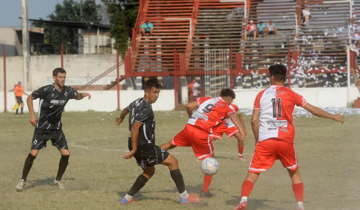 REGIONAL AMATEUR. Sportivo acaricia la clasificación a los playoffs del torneo. FOTO ANTONIO FERRONI / LA GACETA.