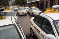Taxis y colectivos: empresarios reclaman definiciones ante los pedidos para subir las tarifas
