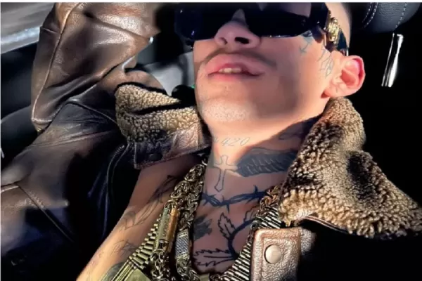 L-Gante pagó una fortuna por un collar de casi medio kilo de oro