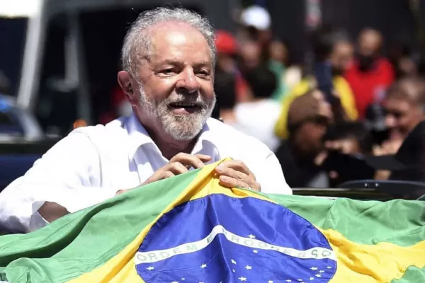 Tristeza  não  tem fim, felicidade sim, la encrucijada de Brasil. Y de Ucrania