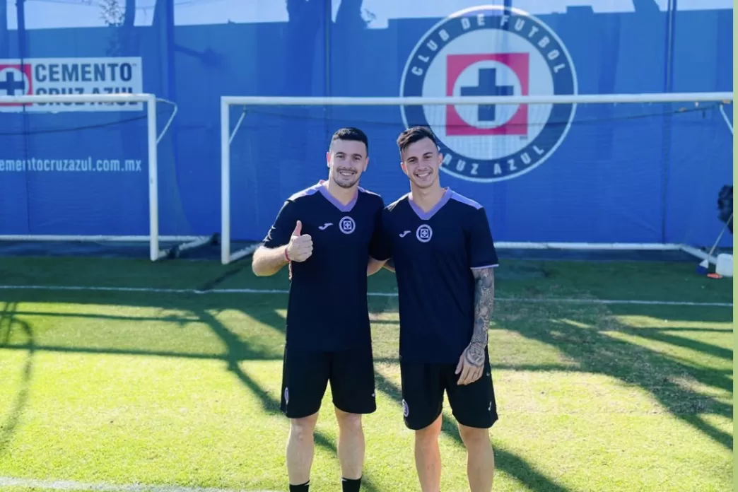 Carrera y Lotti ya se pusieron la ropa del Cruz Azul