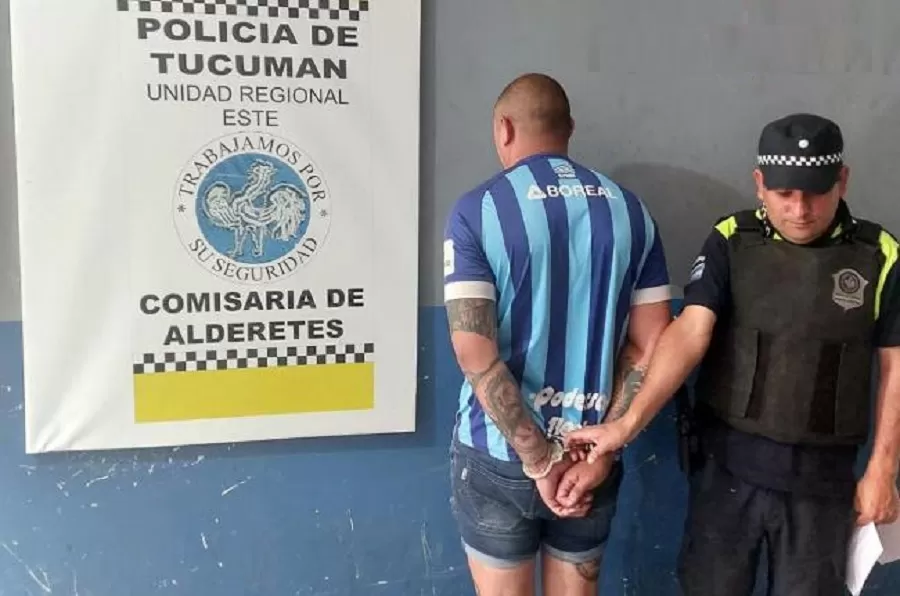 EL DETENIDO. Zapateó sobre el celular ajeno y luego se ensañó con el auto.