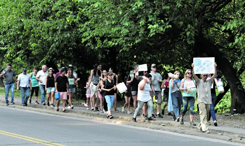 Vecinos de la zona de El Corte se movilizaron el pasado domingo, reclamando por soluciones urgentes