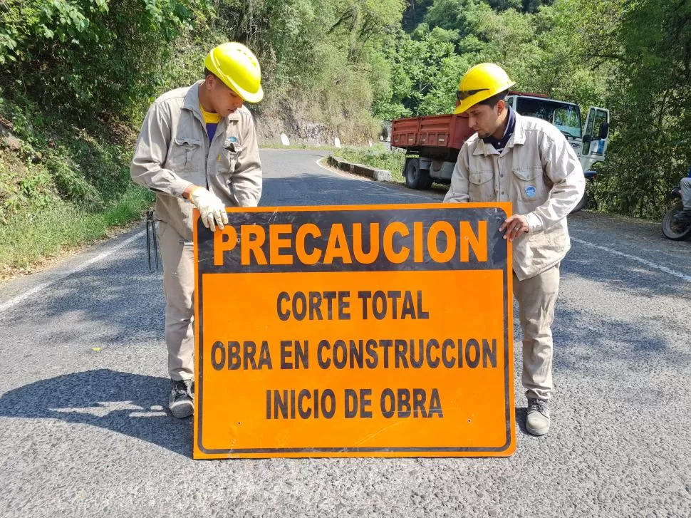 EL TRABAJO. Las obras consisten en demoler el puente y hacer otro. la gaceta / fotos de juan pablo sanchez noli