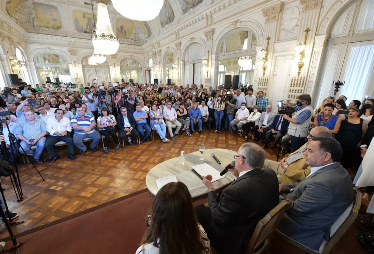 Gremios estatales consideran que es insuficiente el aumento salarial anunciado por la Provincia