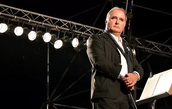 DETALLES. José Luis Castiñeira de Dios precisó el ambicioso y completo contenido que tendrá la Folklopedia. la yapa web