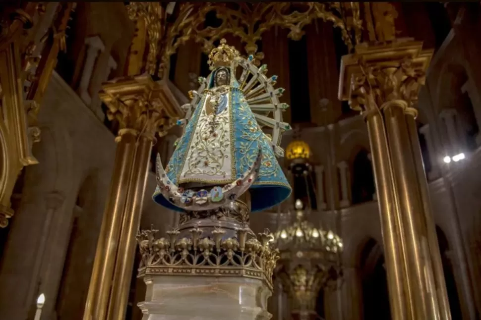 VIAJANDO. Durante este año, la Virgen ya ha recorrido 3200 kilómetros. 