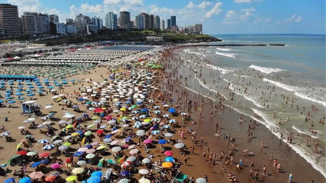 Vacaciones de verano 2023: consejos de expertos para evitar estafas en los alquileres