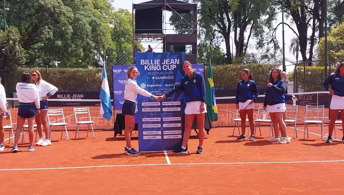 EL PRIMER PUNTO. Nadia Podoroska y Beatriz Haddad Maia serán las que saldrán en el primer turno a la cancha. 