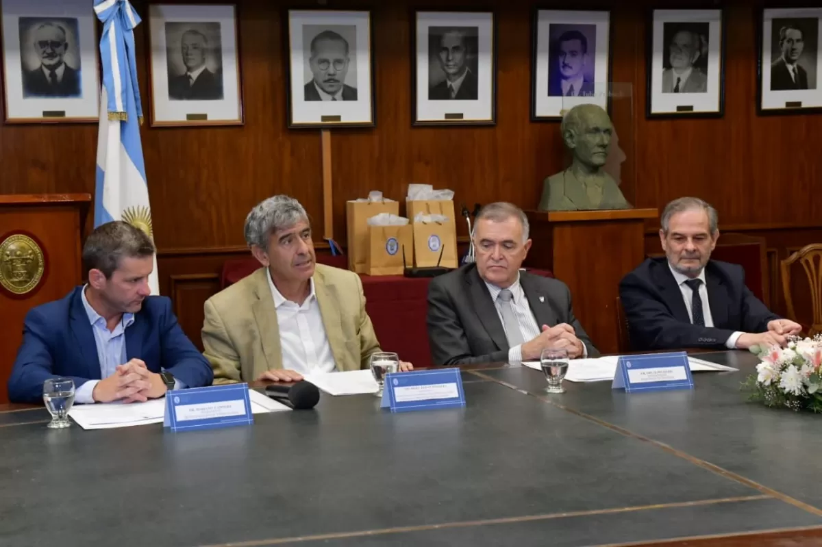 Firma de convenio entre la UNT y la Municipalidad de Yerba Buena