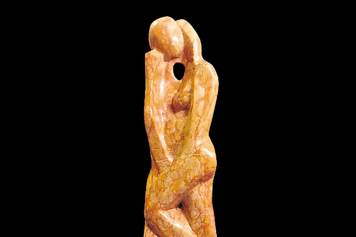 Inauguran dos muestras: Mármoles de Mariela Martin y dibujos