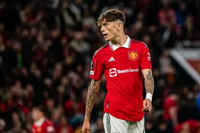 Con dos asistencias de Garnacho, Manchester United eliminó a Aston Villa