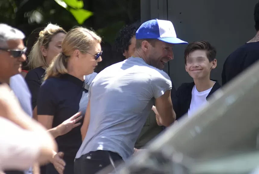 Chris Martin saludo a los fans en Palermo
