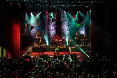 “La taba se dio vuelta, y los músicos somos el pogo ahora”