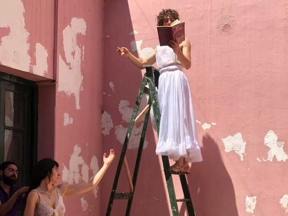 “EVOCACIÓN LOLA”. Intervención artística teatral en el Museo Avellaneda, sobre la escultora Lola Mora. 