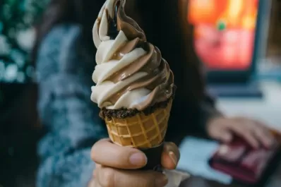 Marche un helado de pollo