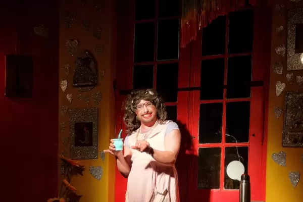 Una maestra que hace reír y pensar bastante