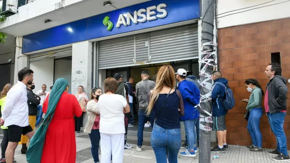 Comenzó el pago de la primera cuota del IFE 5