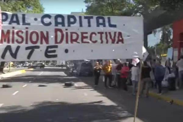 Aumento salarial: varios sindicatos se manifestaron esta mañana