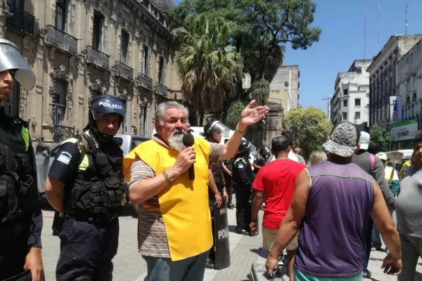 Denunciaron al dirigente social Raúl Castells por incitar a realizar saqueos