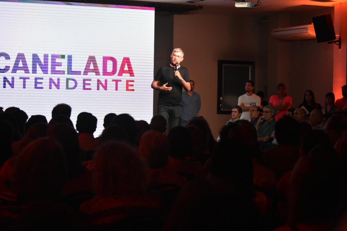 EN EL HOTEL CARLOS V. José Canelada, en su acto de lanzamiento a intendente. Foto de Prensa José María Canelada