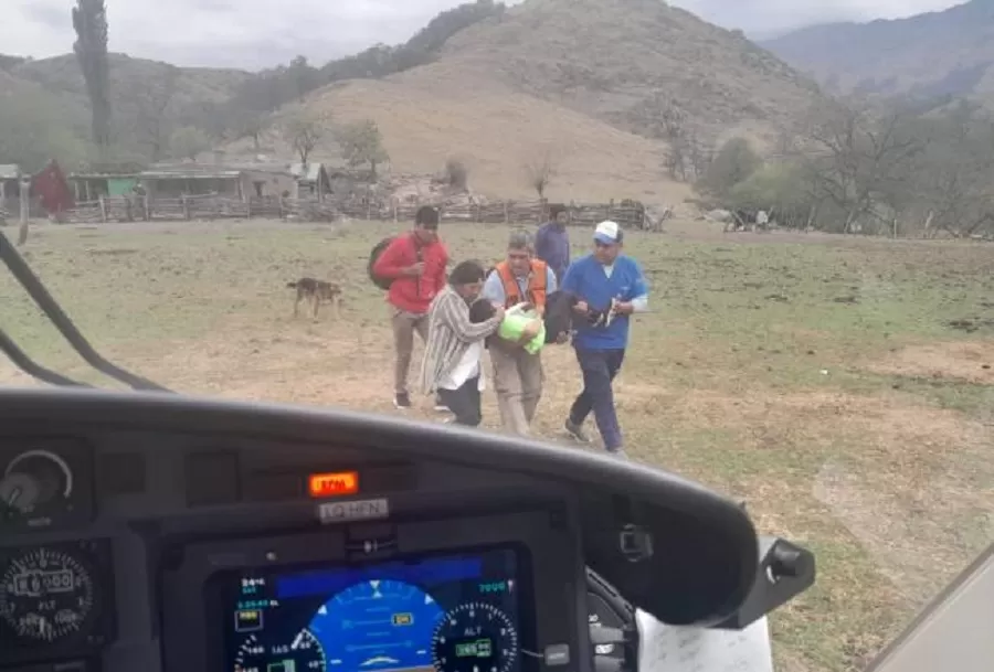 El helicóptero de la Provincia traslado a un niño de 6 años que se había accidentado en Chasquivil.