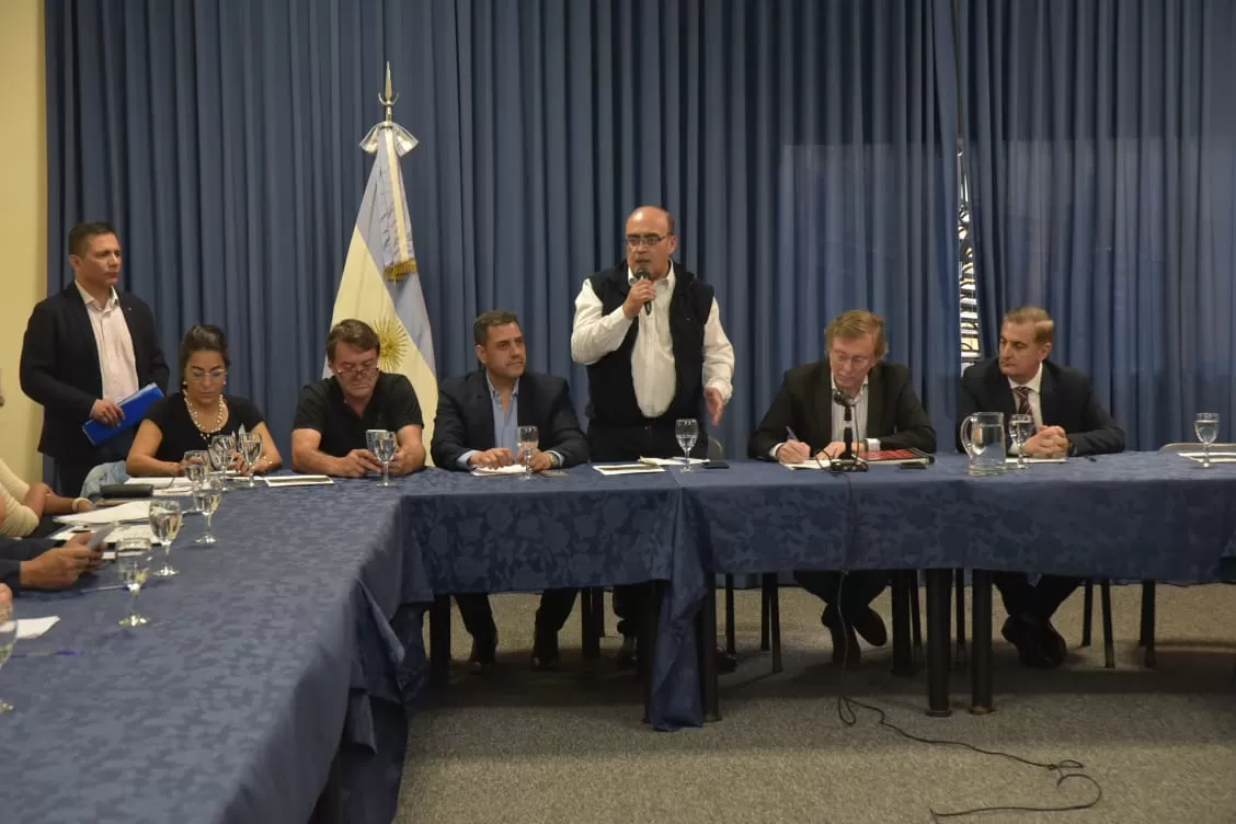 El Secretario de Agricultura se reunió con productores y cooperativistas tabacaleros