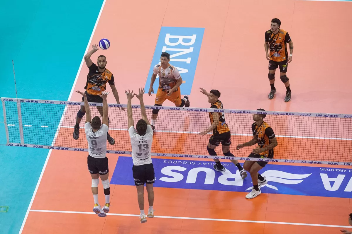 Monteros Voley venció 3-0 a Obras en San Juan