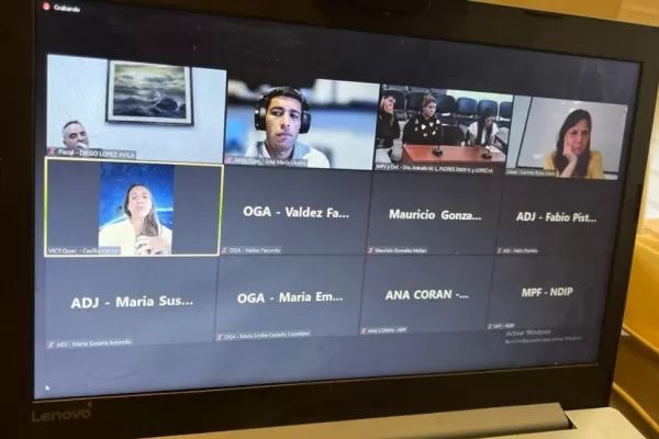 La acusan de robar U$S 36.000 y montar un negocio