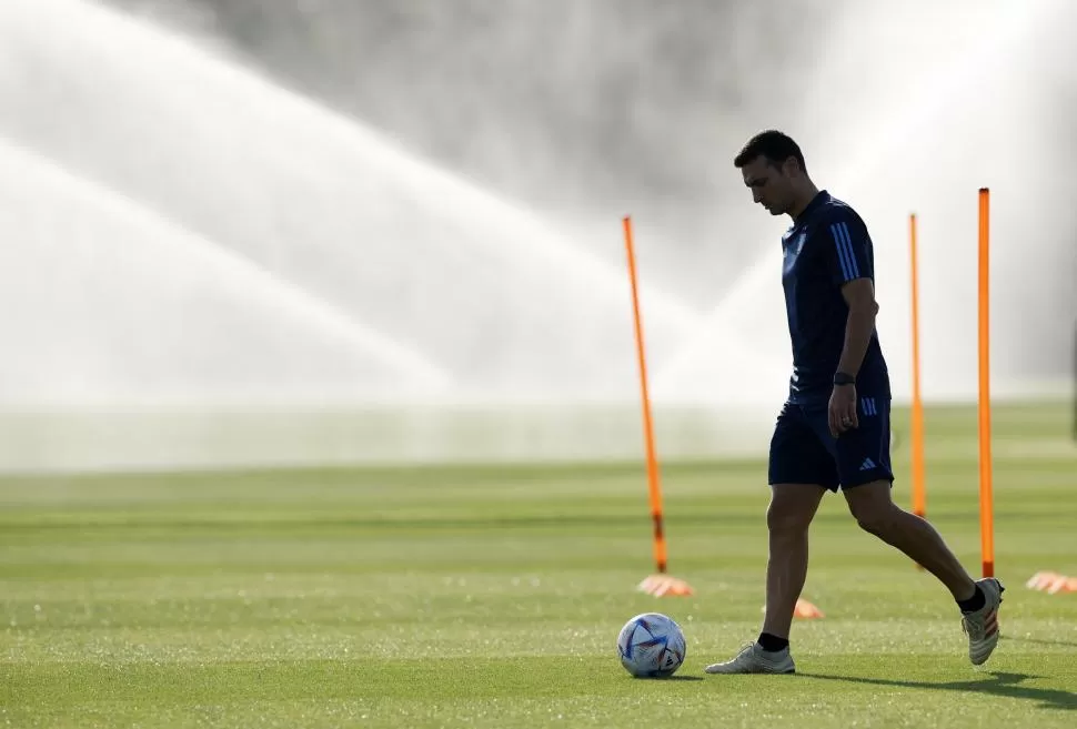 LA HORA DE LA VERDAD. Scaloni prepara el equipo para enfrentar a México