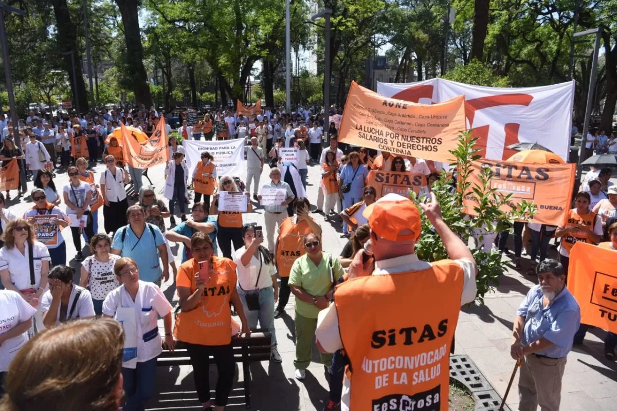 Protesta en la plaza Independencia. FOTO LA GACETA / Analía Jaramillo.