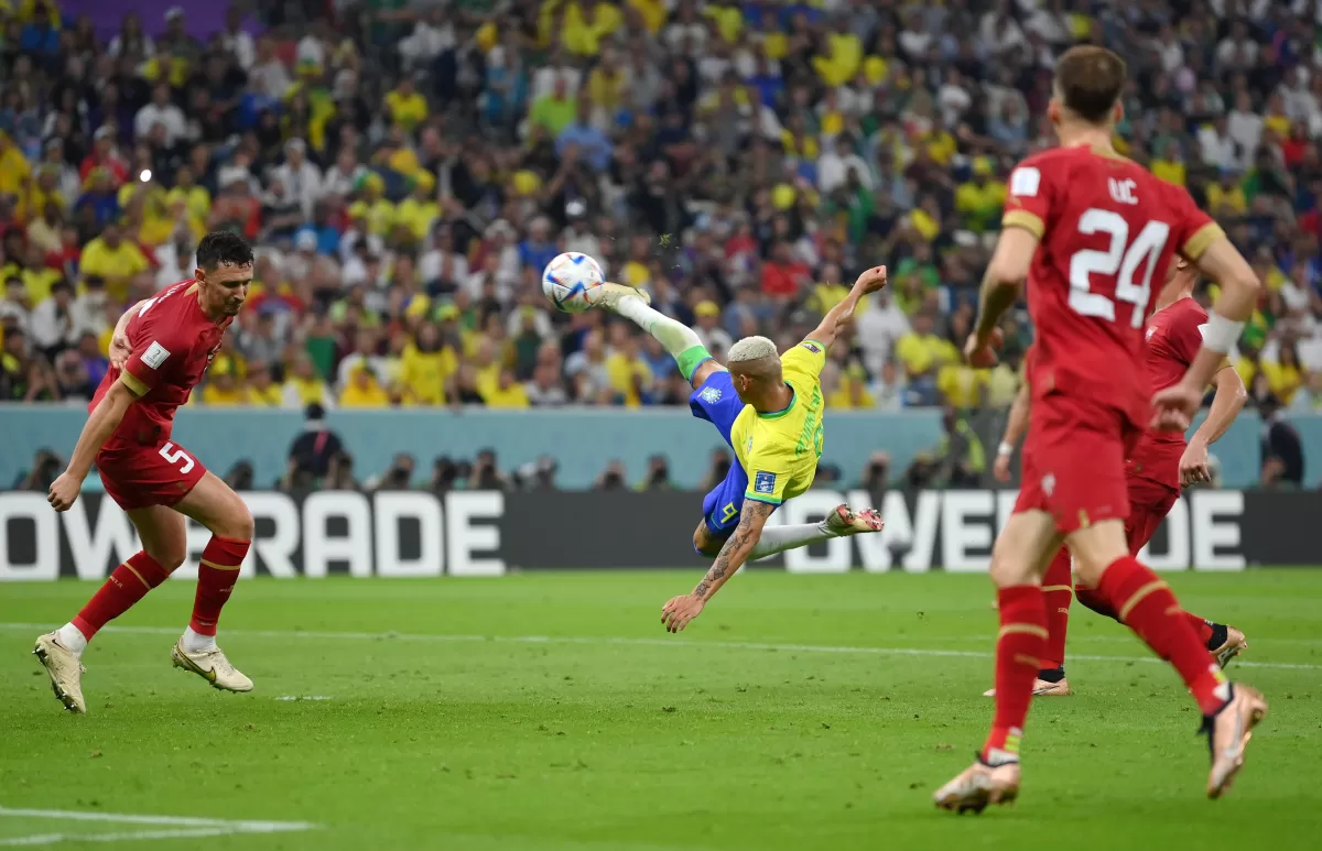 PIRUETA. Richarlison anotó el gol más lindo de la primera semana de Qatar 2022.