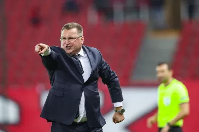 Critican al técnico de Polonia por ser defensivo