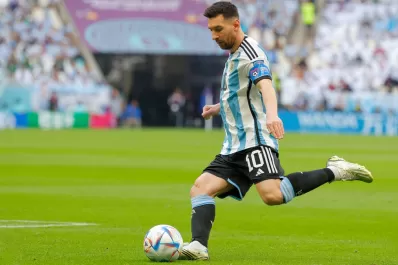 Argentina asume la primera final ante México para definir su futuro en Qatar